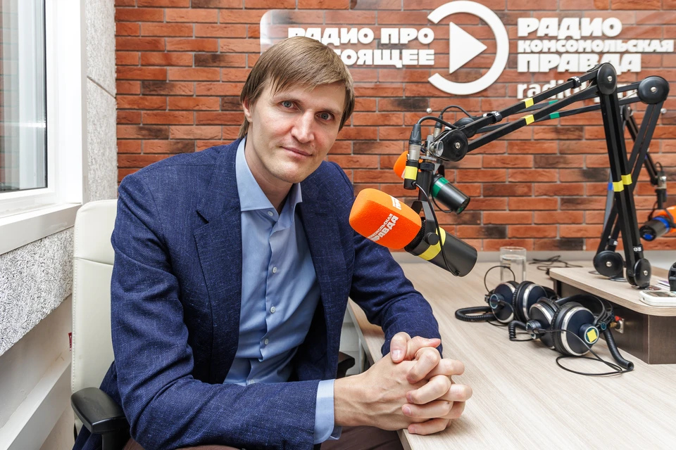 Президент Российской федерации баскетбола Андрей Кириленко стал гостем челябинской редакции и радио «Комсомольской правды»