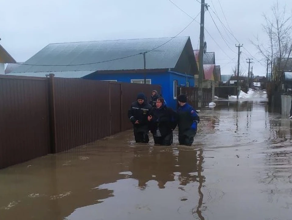 Паводок в Оренбуржье затопил три поселка