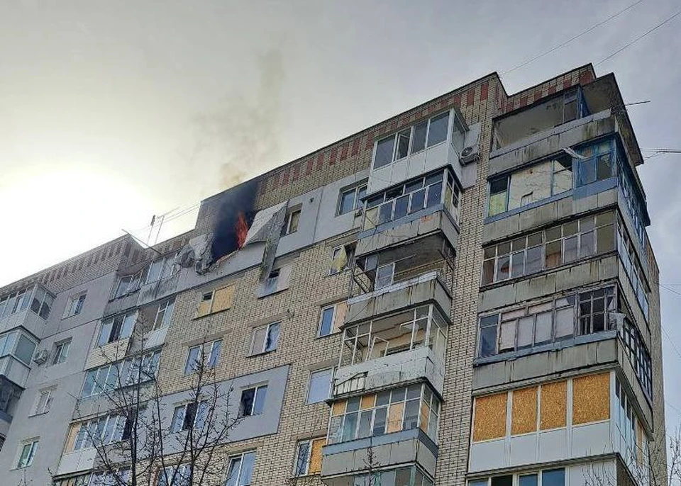 1 апреля украинский дрон атаковал жилой многоэтажный дом в Новой Каховке. ФОТО: Владимир Сальдо