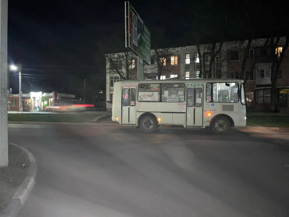 В Шахтах под колесами автобуса едва не погиб мужчина. Фото: УГИБДД по Ростовской области