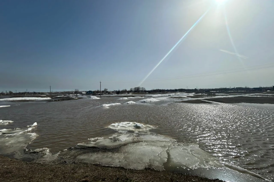 В зонах возможного подтопления были приняты меры предосторожности.