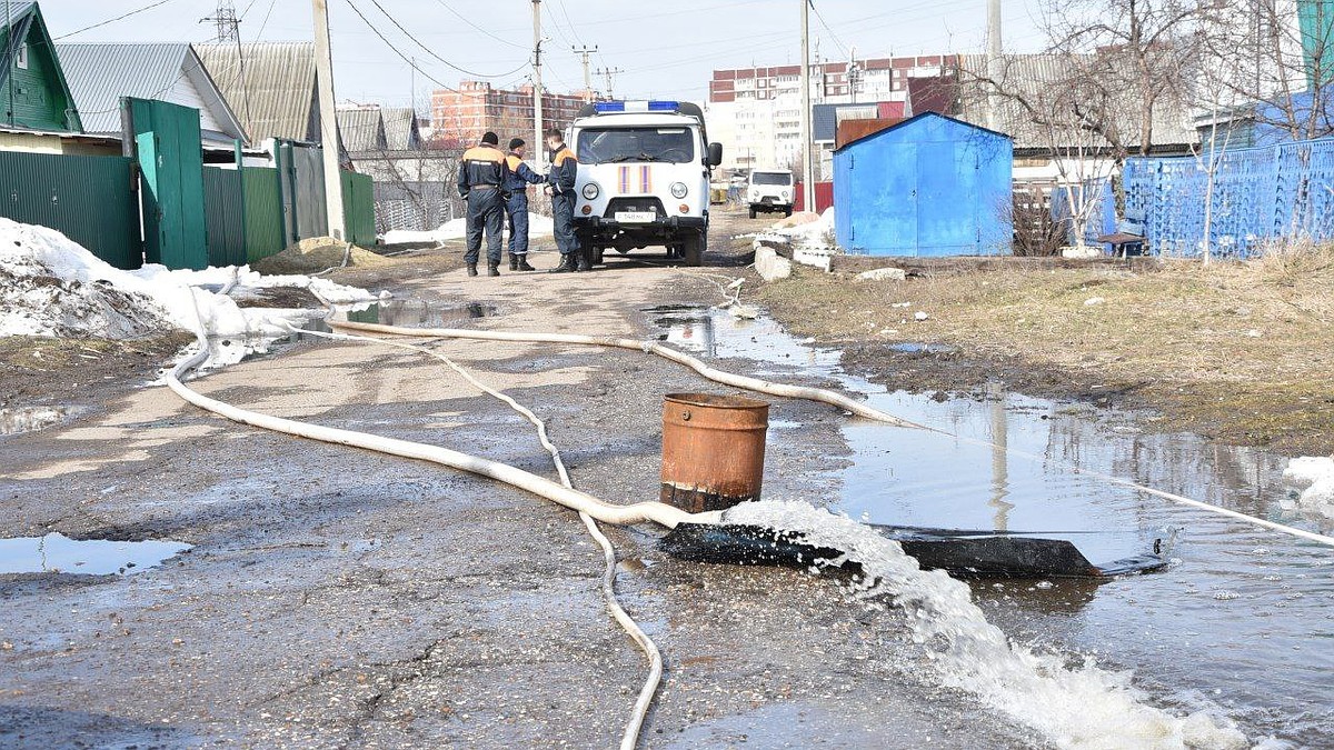 В регионе паводок затопил 4 моста, 16 домов и одно предприятие в Ульяновске  - KP.RU