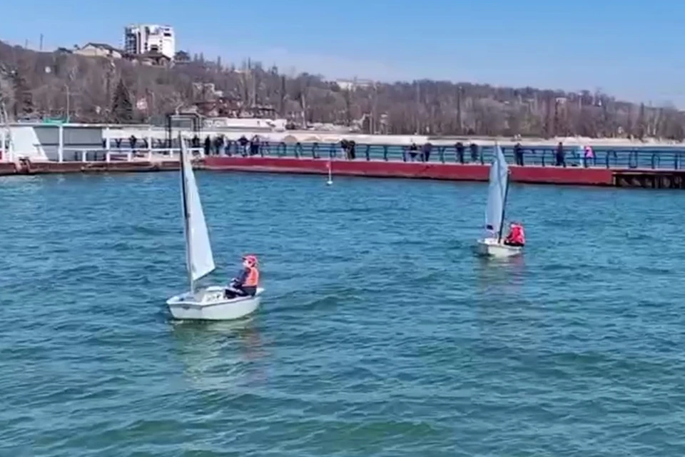 Дети из Мариуполя поучаствуют в соревнованиях по парусному спорту в Геленджике. Фото: ТГ/Букреев