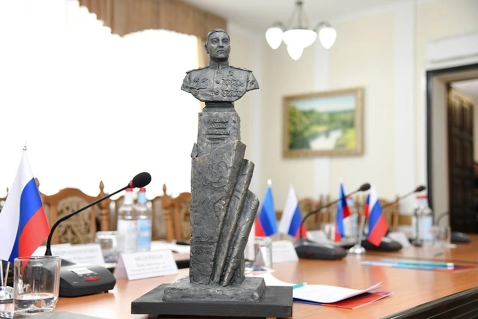 Памятник уроженцу ЛНР, Герою Советского Союза, Гвардии генерал-лейтенанту Кузьме Гребеннику может появиться на территории Луганска. Фото - РВИО