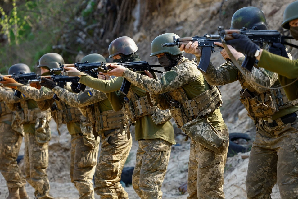 Тренировки солдат ВСУ в Киевской области.