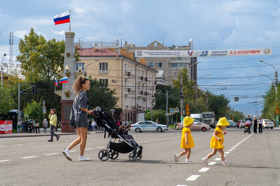 В Ростовской области планируют увеличить выплаты многодетным семьям.