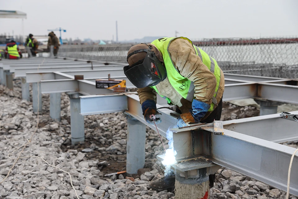 Работы по реконструкции набережной Мариуполя. Фото: Дмитрий Ягодкин/ТАСС