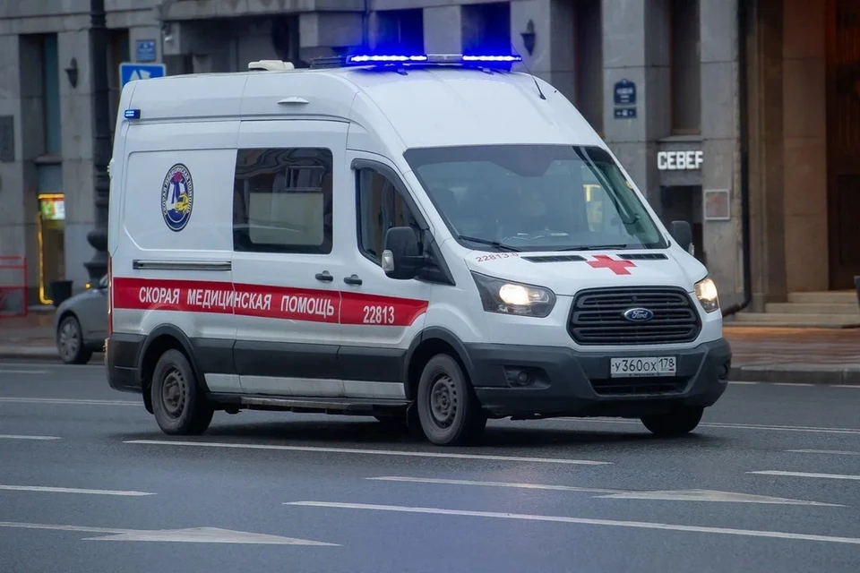 Четырехлетнего хоккеиста увезли в больницу в тяжелом состоянии после тренировки в Петербурге.