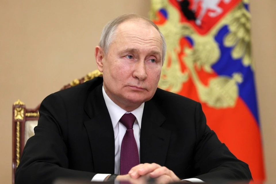 Владимир Путин проводит совещание с членами Правительства