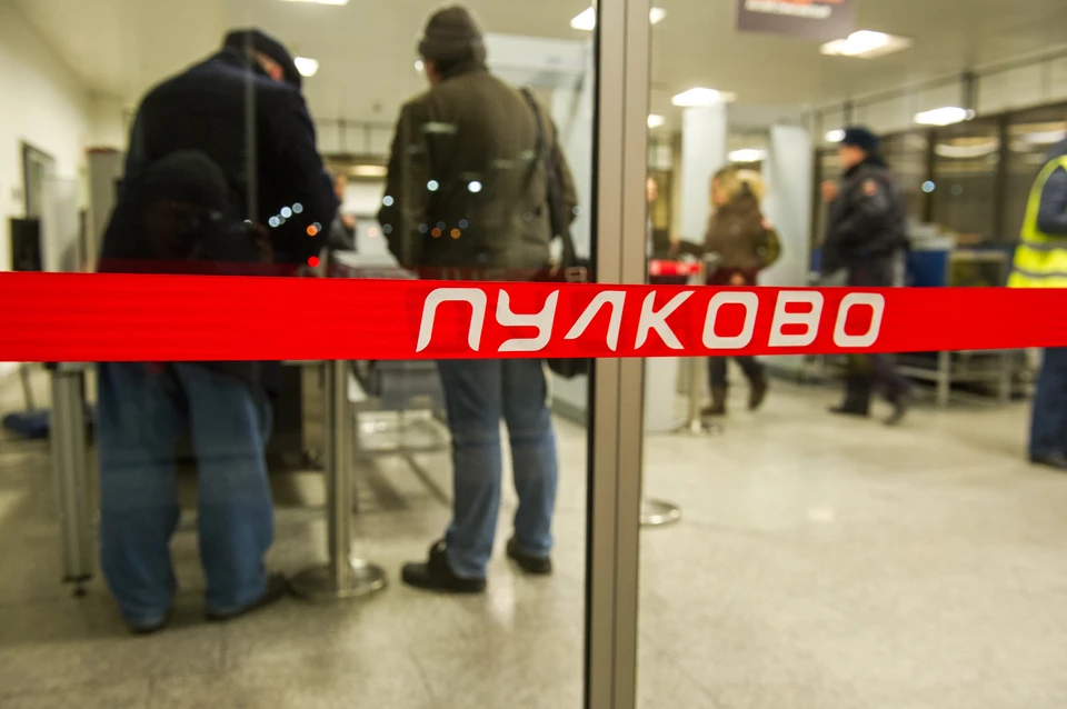 Пассажирам посоветовали выезжать в Пулково заранее из-за метели вечером 19 апреля.