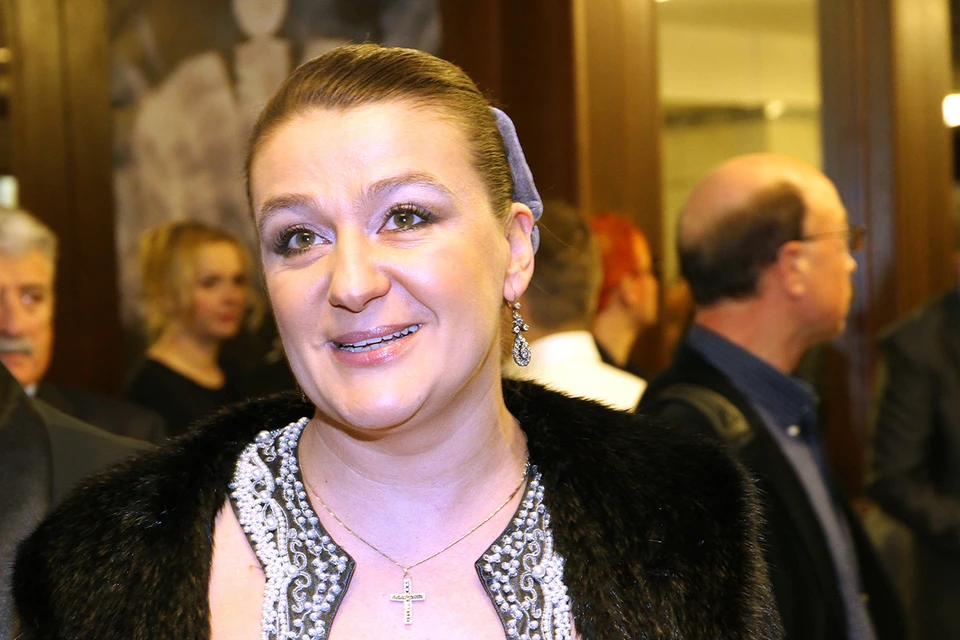 Актриса Анастасия Мельникова