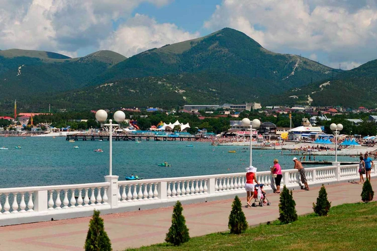 Встречай лето в Кабардинке: едем на Черное море в июне