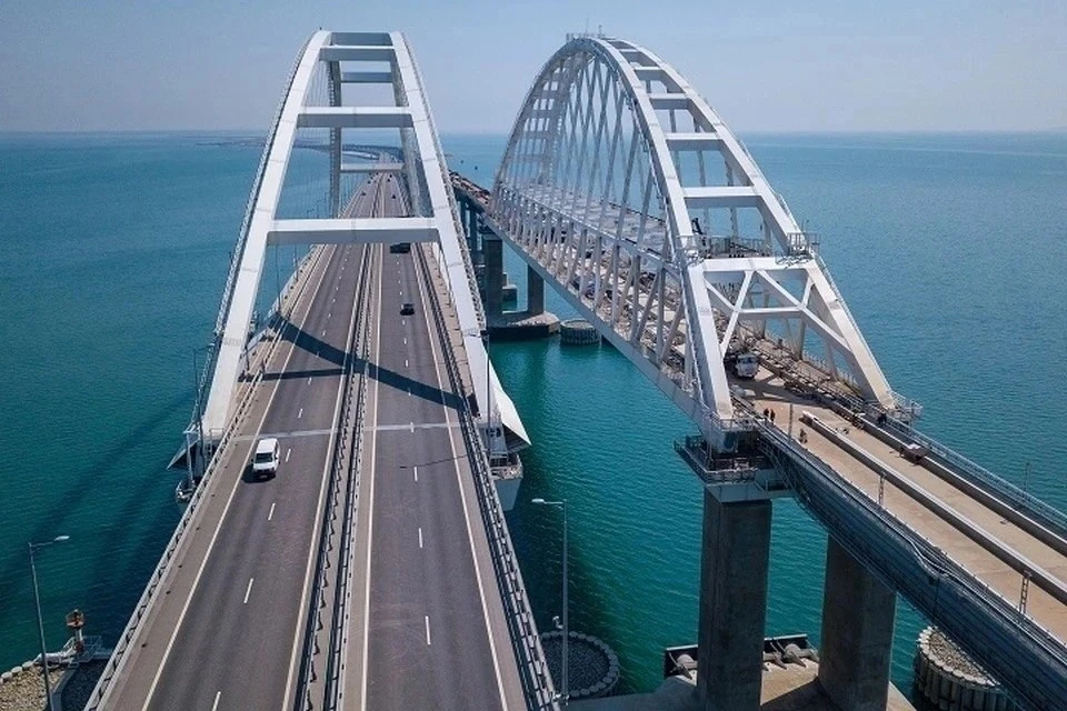 Крымский мост перекрывали на 13 минут 23 апреля