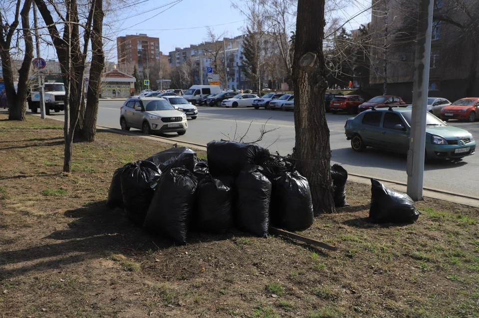 Сейчас одной из важнейших задач стоит ускорение вывоза собранного мусора.