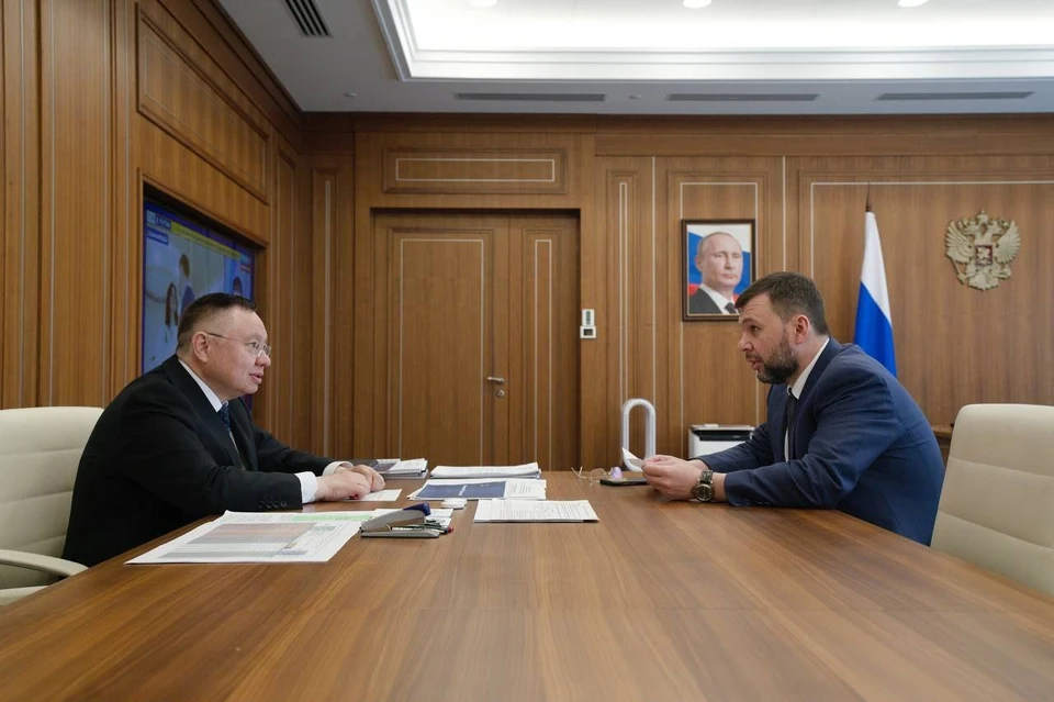 Встреча Дениса Пушилина и Ирека Файзуллина. Фото: ТГ-канал Минстроя РФ