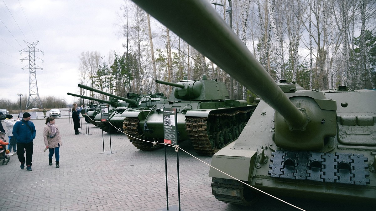 В Томске второй год подряд развернётся парк военной техники под открытым  небом - KP.RU