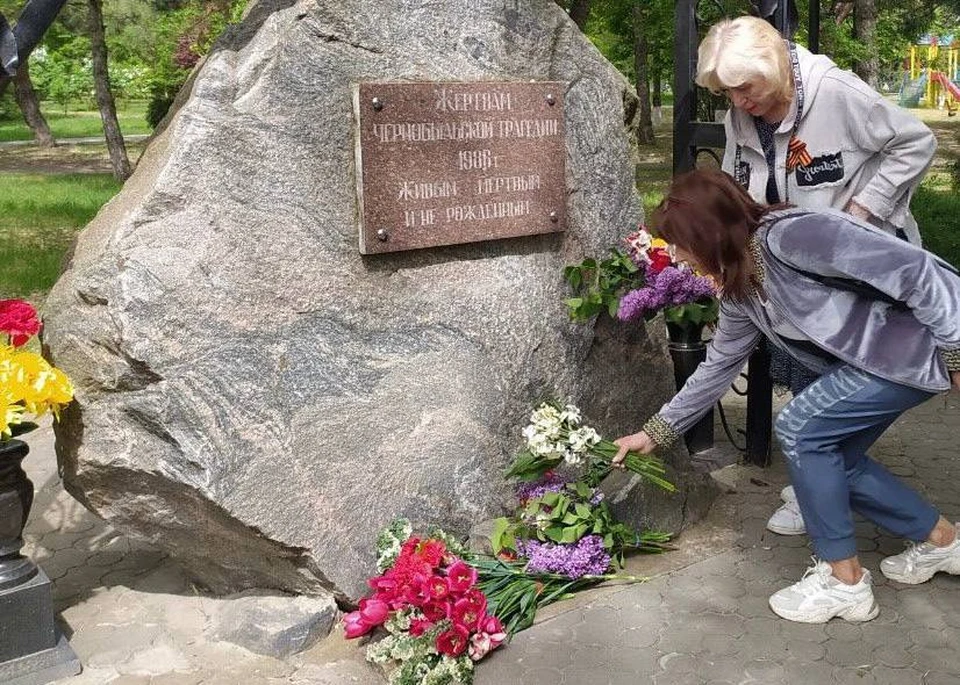 В Токмаке 26 апреля почтили память жертв аварии на Чернобыльской АЭС. ФОТО: администрация Токмакского муниципального округа