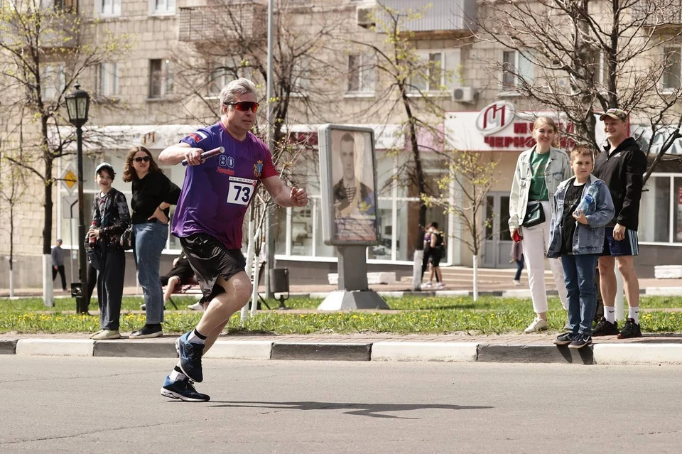 В Ульяновске проходит 80-ая легкоатлетическая эстафета. Фото телеграм-канал Алексея Русских