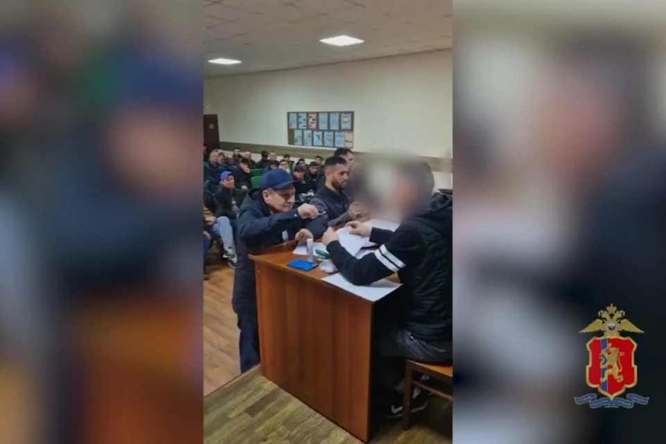 В Красноярске полиция во время облавы на рынке задержала 135 мигрантов. Стоп-кадр видео МВД