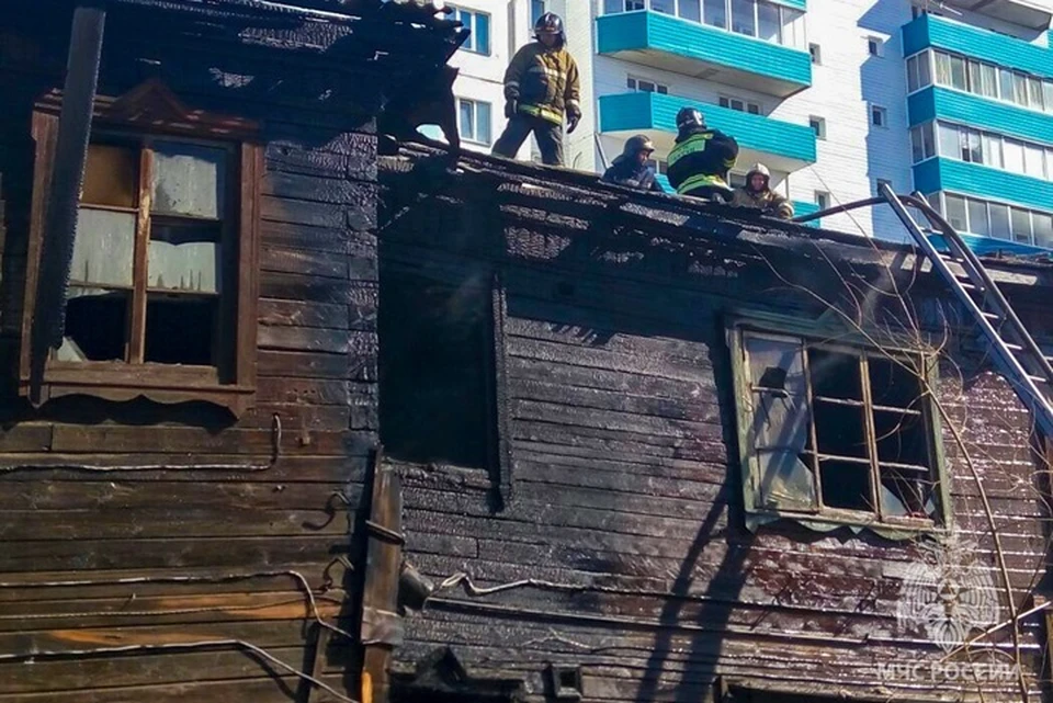 В Якутии сожгли заброшенный дом