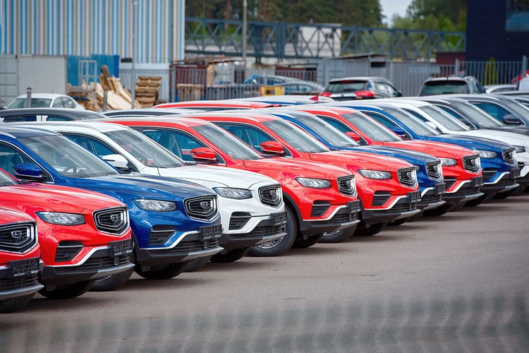 Автомобильный бум: Продажи легковых машин в России выросли более чем на 80%