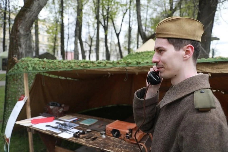 На экспозиции «Узел связи» можно не только посмотреть на телефоны, но и поговорить по аппаратам 80-летней давности.