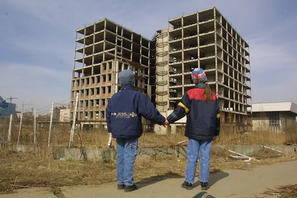 На Ставрополье выясняют, почему сирота так долго не может получить жилье.