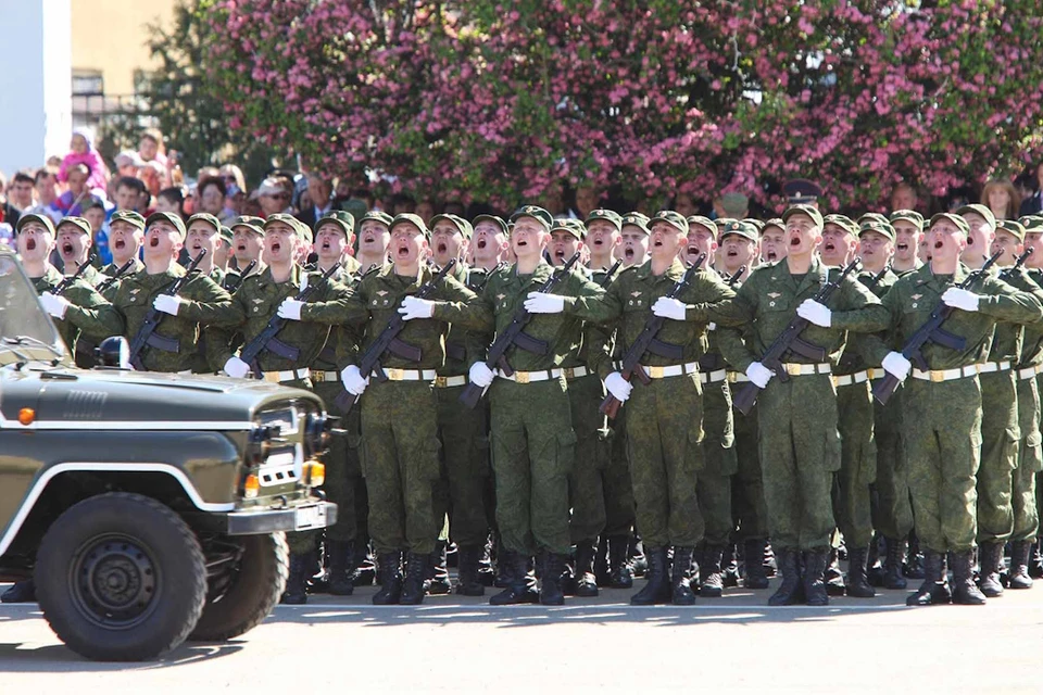 В параде примут участие военнослужащие, сотрудники силовых ведомств, казаки, кадеты-барабанщики, курсанты и юнармейцы