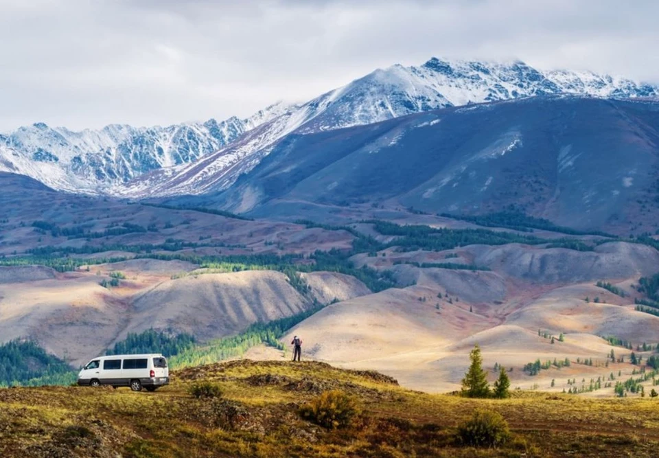 МЧС: пропавших в горах в Киргизии трех российских туристов нашли живыми