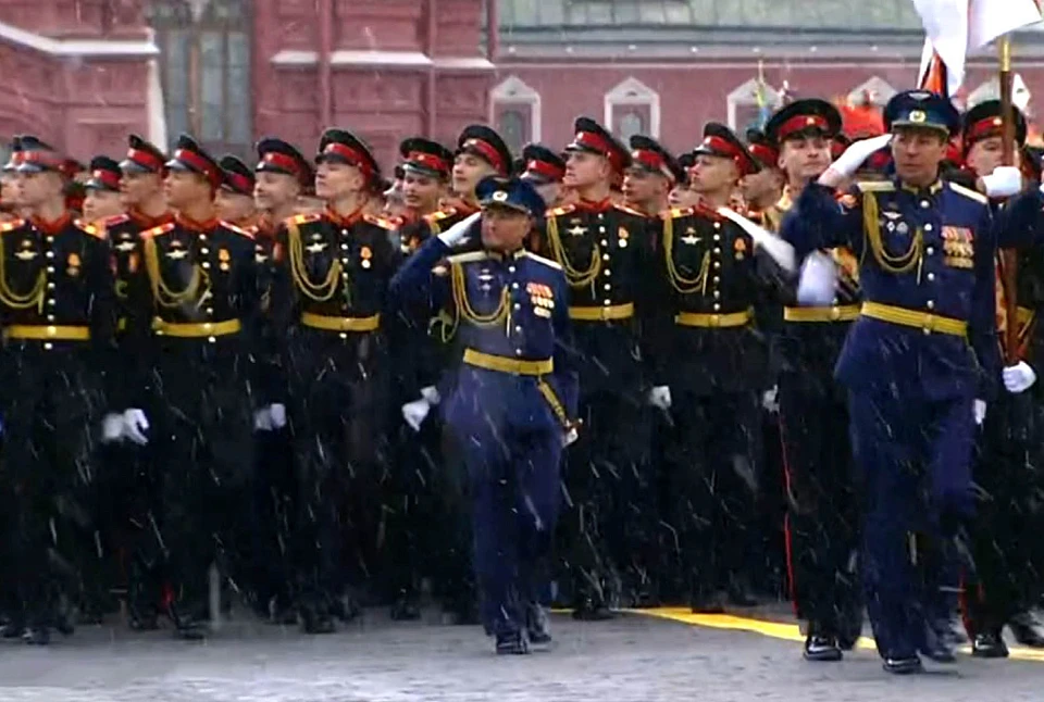 Тверские суворовцы - на Красной площади. Фото: кадр из прямой трансляции