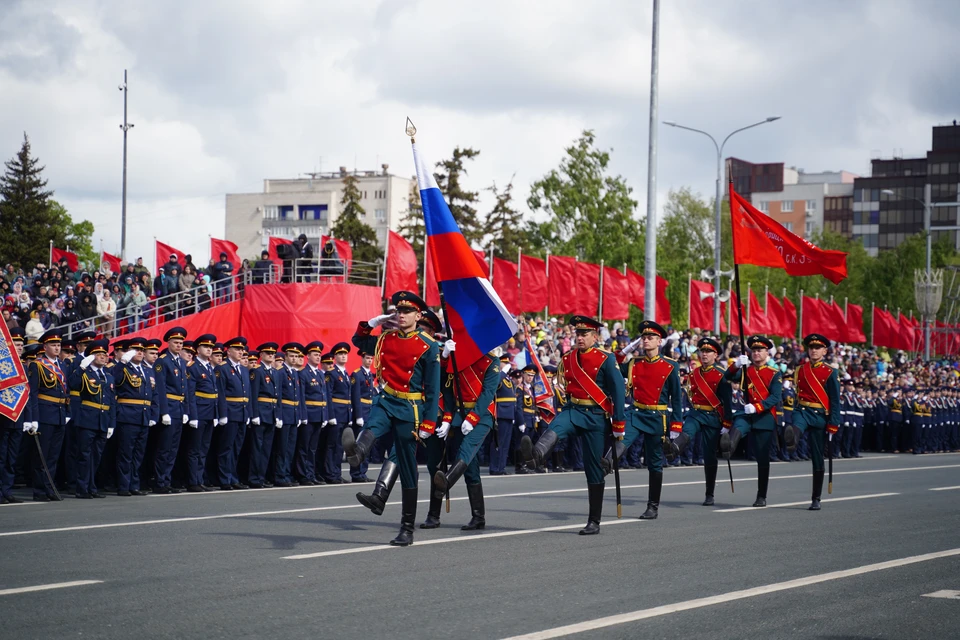 Военный парад стал центральным событием празднования Дня Победы в Самаре