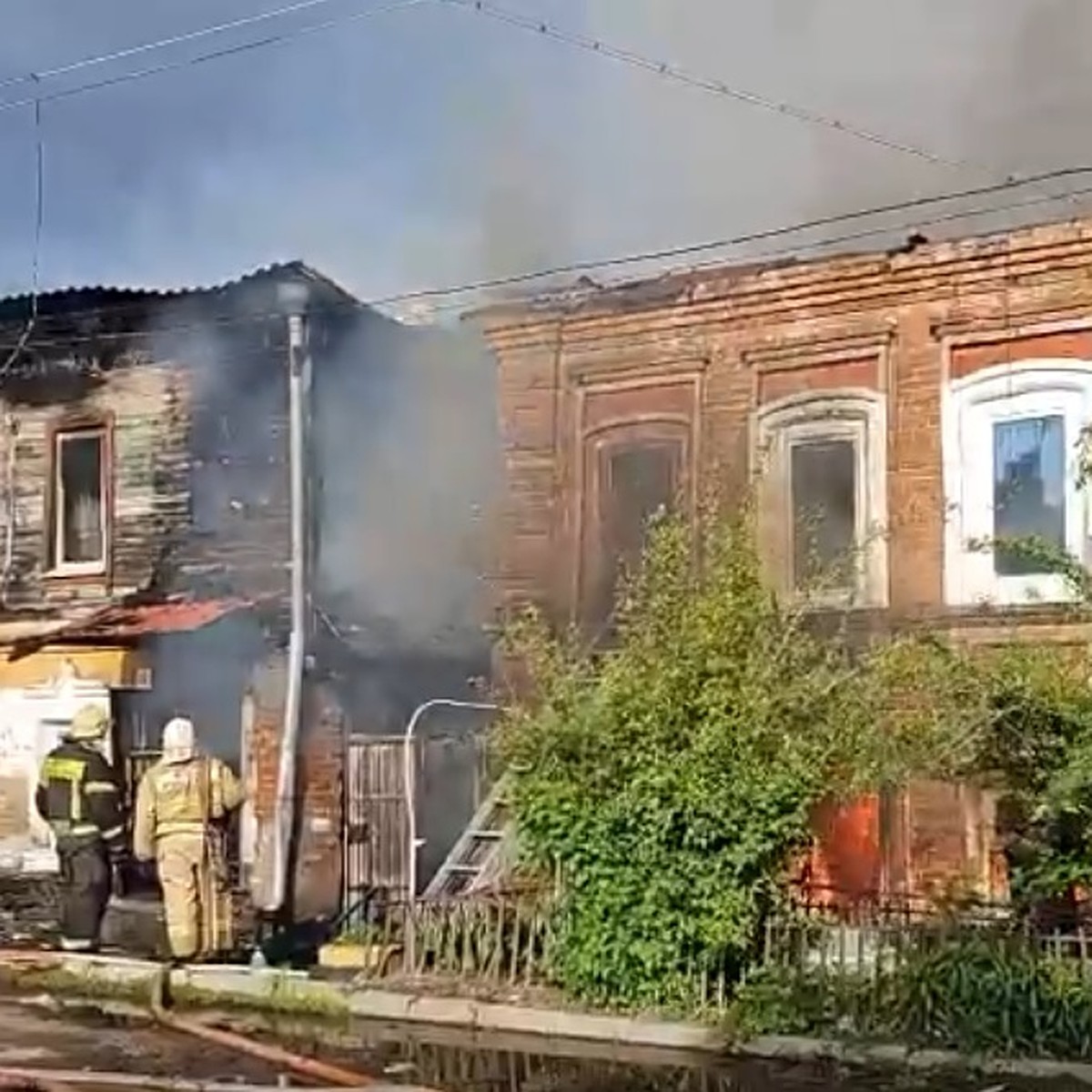 Пожар в старом городе в Самаре в День Победы 9 мая 2024: что горит, фото,  пострадавшие, жертвы, причины - KP.RU