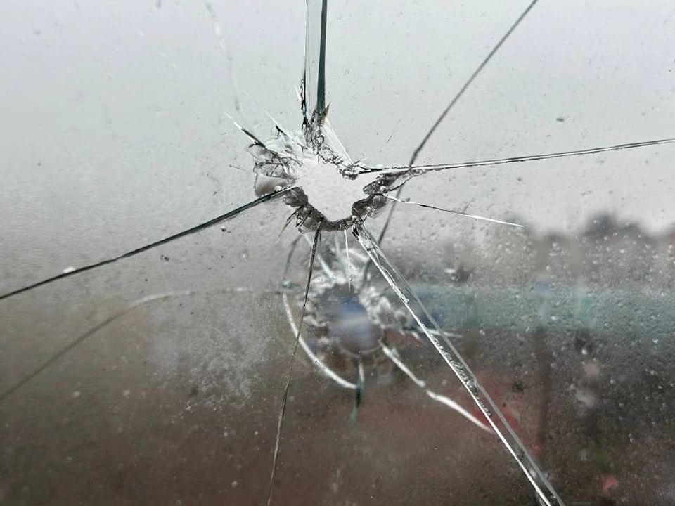 Беспилотник ВСУ взорвался на территории сельхозпредприятия в Белгородской области.