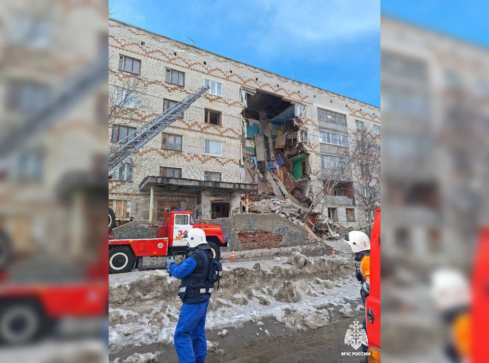 В Печоре рухнула часть общежития.