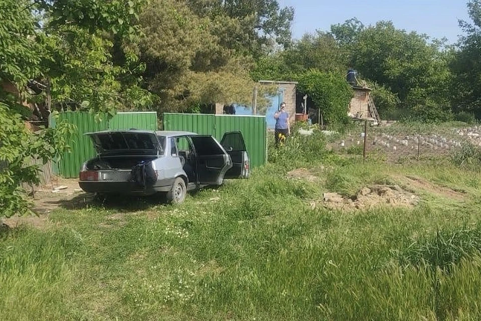 Машина врезалась в ворота частного домовладения. Фото: УГИБДД по Ростовской области