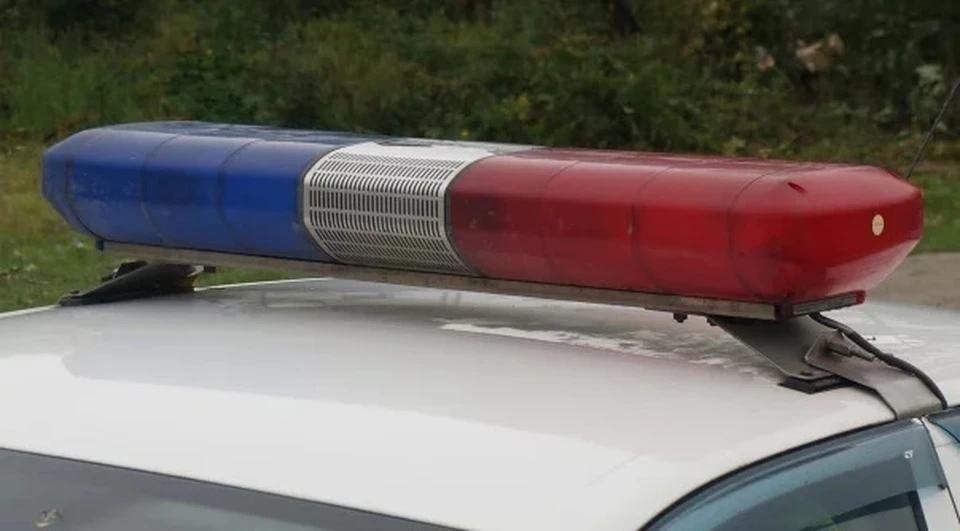В Калуге водителя грузовика оштрафовали за парковку на тротуаре