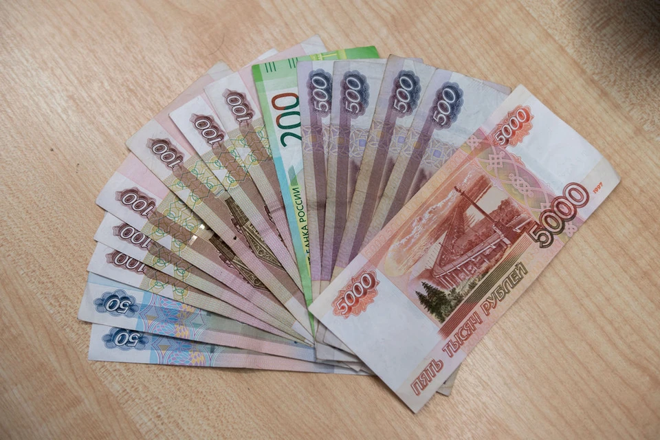 Размер минимальной зарплаты в Петербурге за пять лет вырос с 17 до 25 тысяч рублей.
