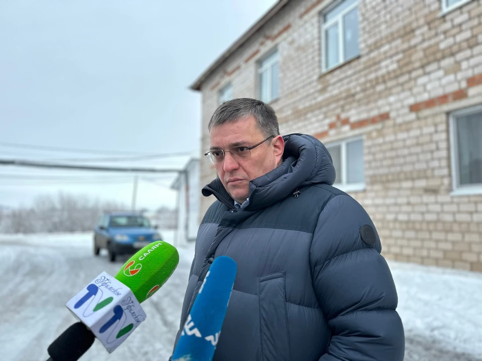 Бывшего министра транспорта и дорожного хозяйства республики Александра Клебанова подозревают в вымогательстве и получении взятки.