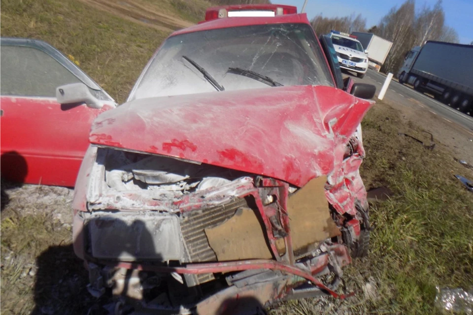 В аварии пострадали водитель и два пассажира. Фото: ГИБДД Кировской области