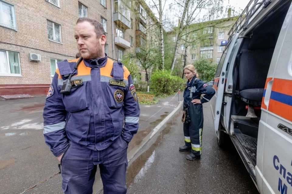 Ухтинские спасатели оказали помощь тяжелой пациентке и инвалиду.