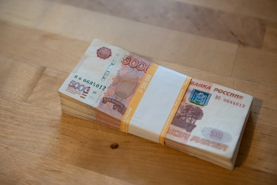 В Новосибирске рабочим выплатили долг по зарплате в 941 тысячу рублей.