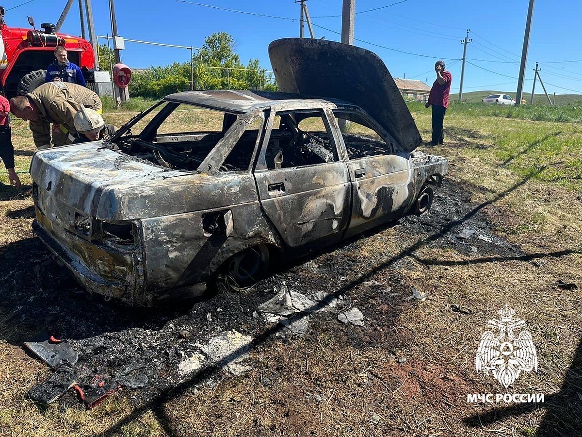 В Оренбургском районе на стоянке сгорел автомобиль - KP.RU