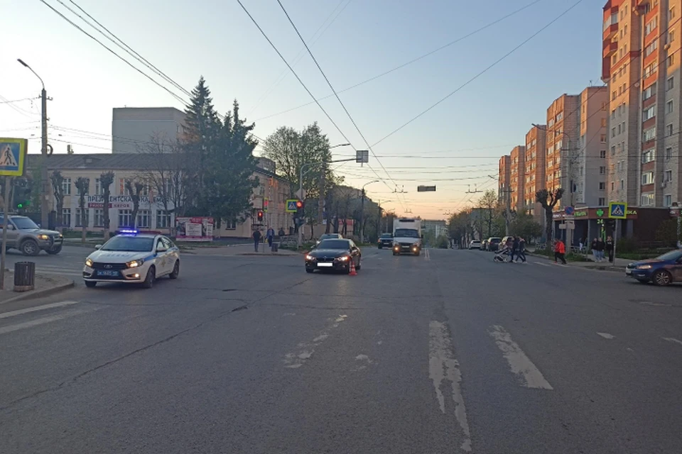 Авария случилась у дома №31 по улице Ленина. Фото: ГИБДД Кировской области