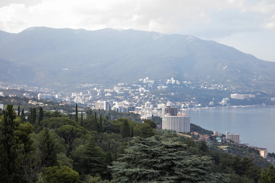 В Крыму на лето забронировано около 60 процентов мест в санаториях и 45 процентов d гостиницах