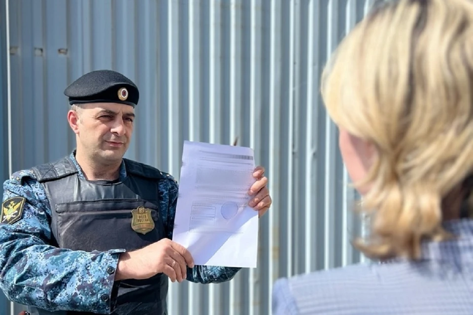 Многодетную мать арестовали под Новосибирском за неуплату алиментов. Фото: ГУ ФССП по Новосибирской области.
