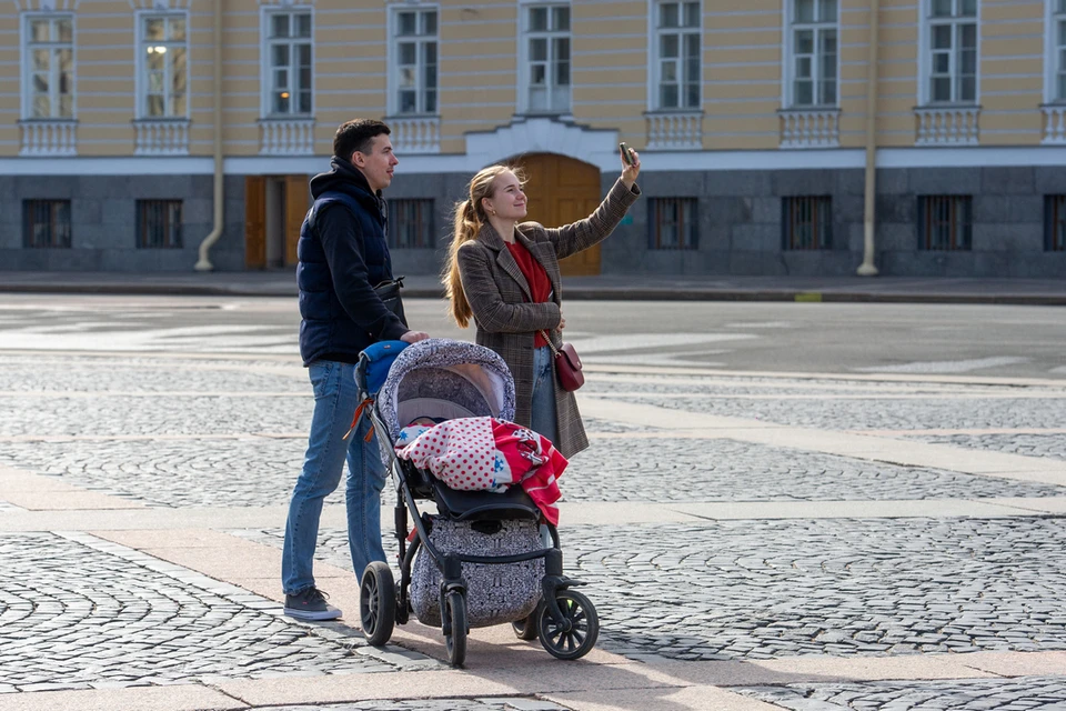 В Петербурге стало меньше рождаться детей.