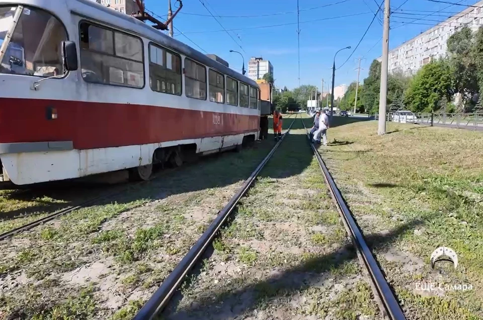 Из-за утреннего происшествия произошла заминка в движении трамваев. Фото: скриншот видео "Еще Самара"