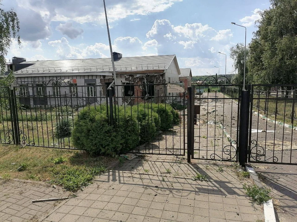 ВСУ обстреляли здание школы в селе Муром Белгородской области 1 июня.
