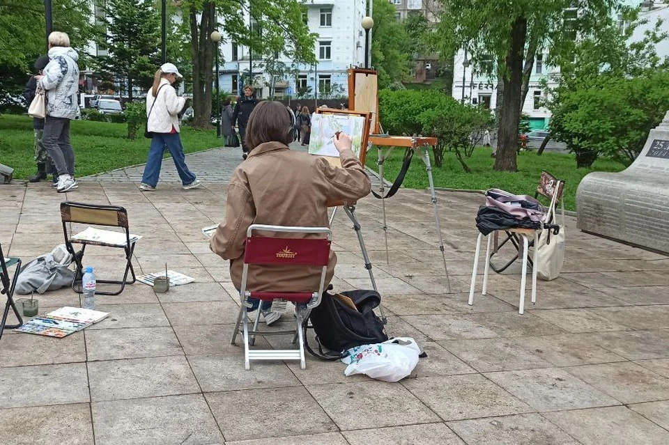 Во время празднования Дня детей во Владивостоке в сквере имени Суханова состоялся арт-фестиваль.