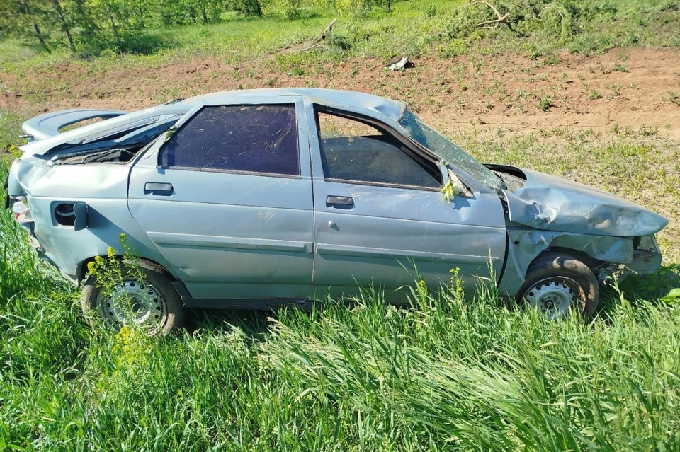 Водитель получил множественные переломы ребер, костей таза и ушибы. Фото: ГИБДД "Бузулукский"